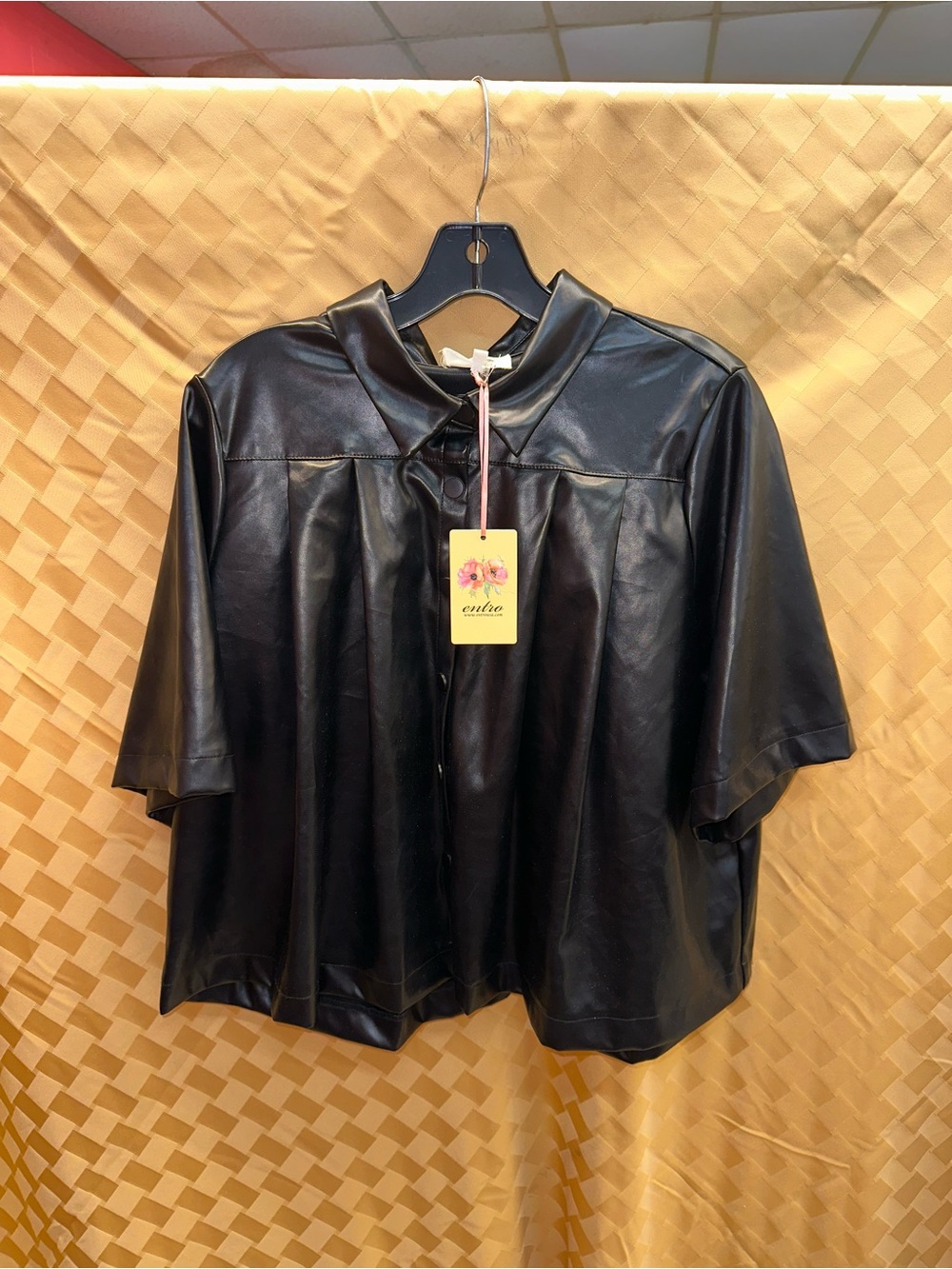 entro Black Faux Leather Short Sleeve Crop Top